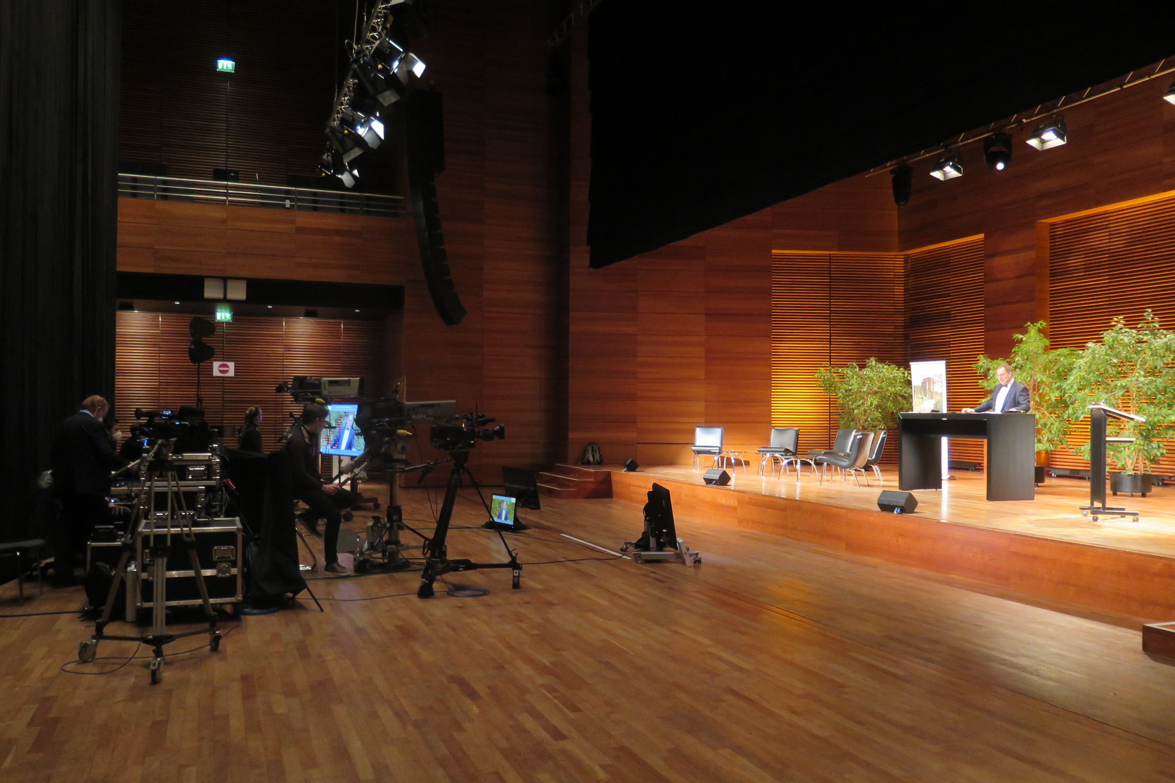 Der große Saal der Weimarhalle wird zum Fernsehstudio