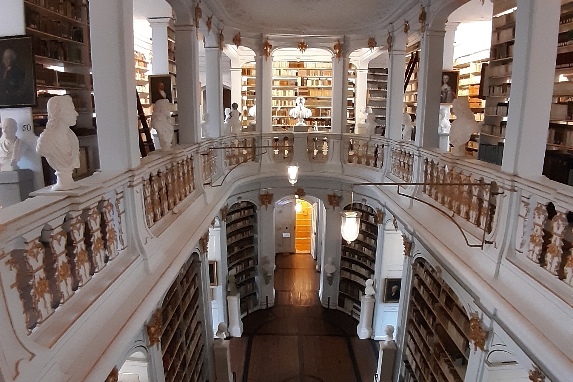 Letzter Lehrgangstag: Führung durch die Anna Amalia Bibliothek